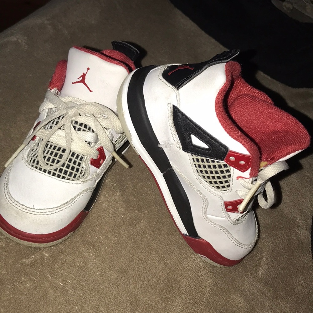 Jordan 4’s size 8C
